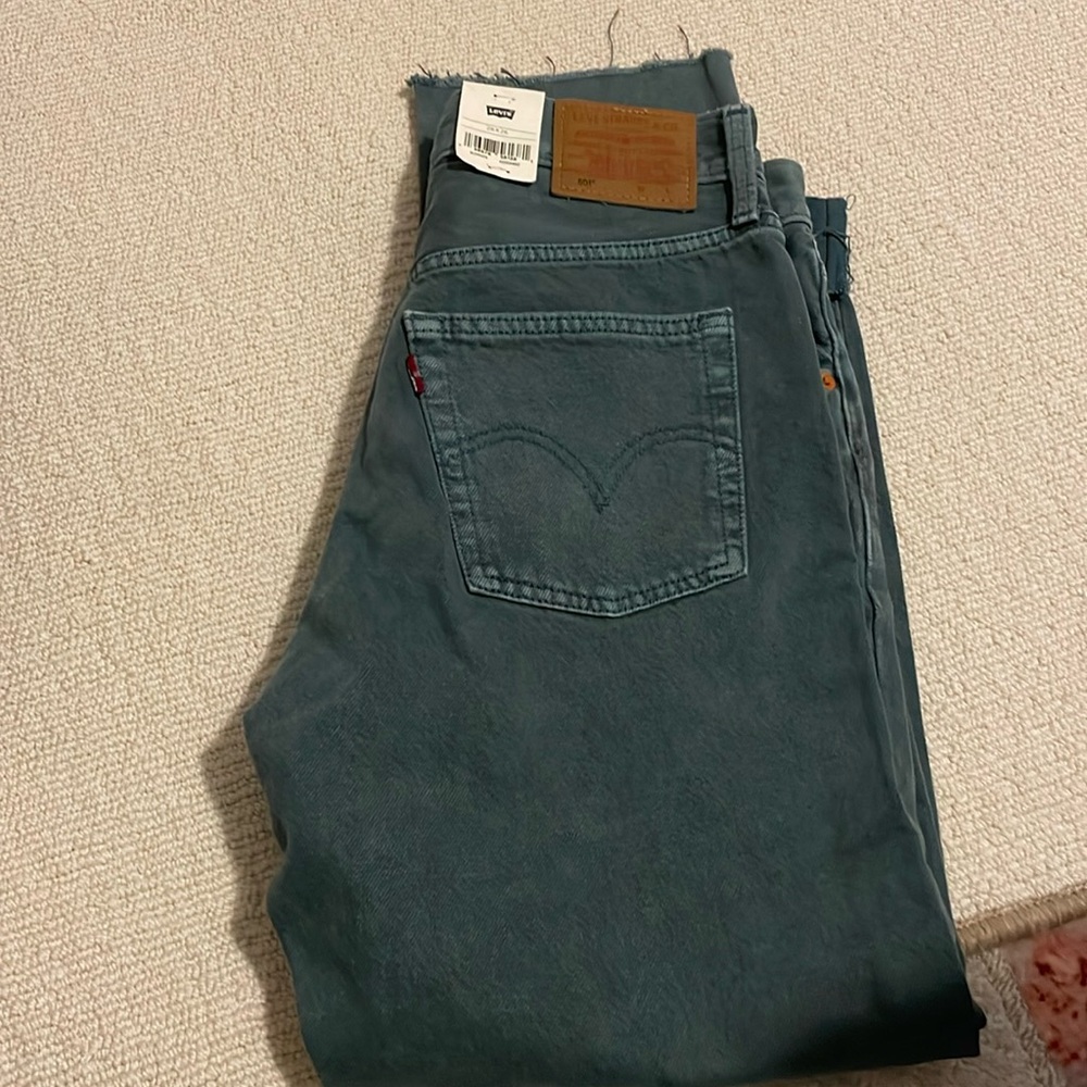 Womans green levis new with tags